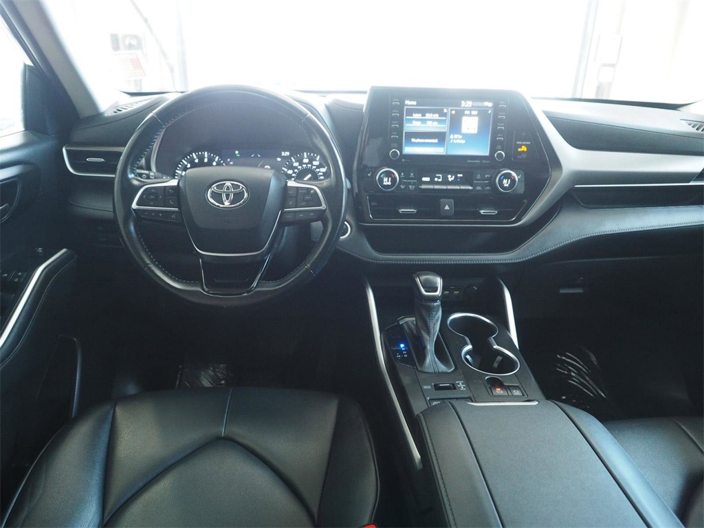 2021 Toyota Highlander XLE 12