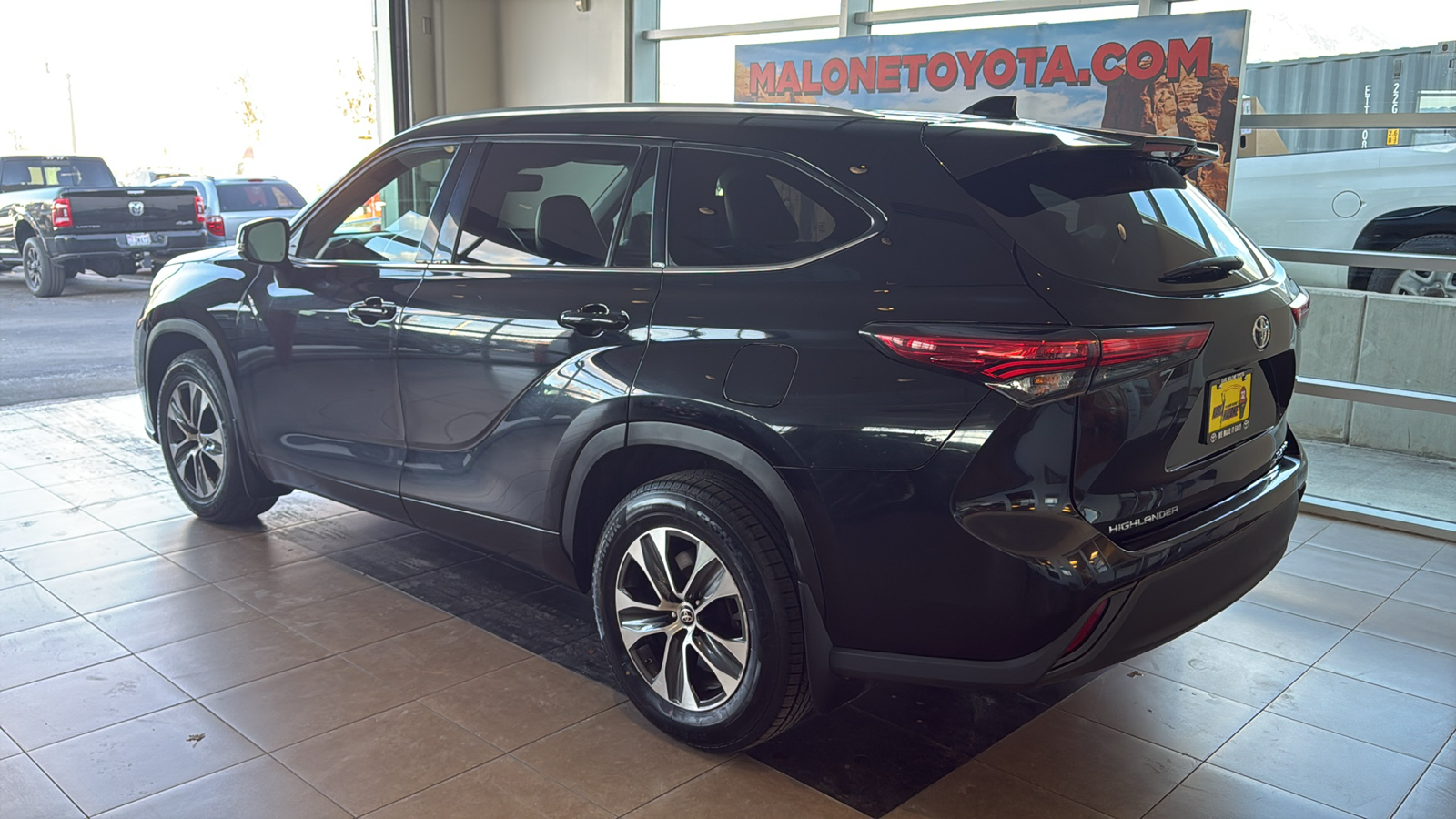 2022 Toyota Highlander XLE 3