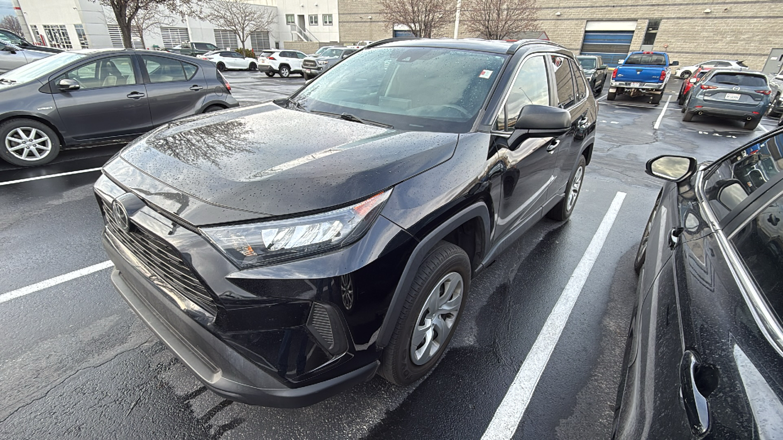 2021 Toyota RAV4 LE 2