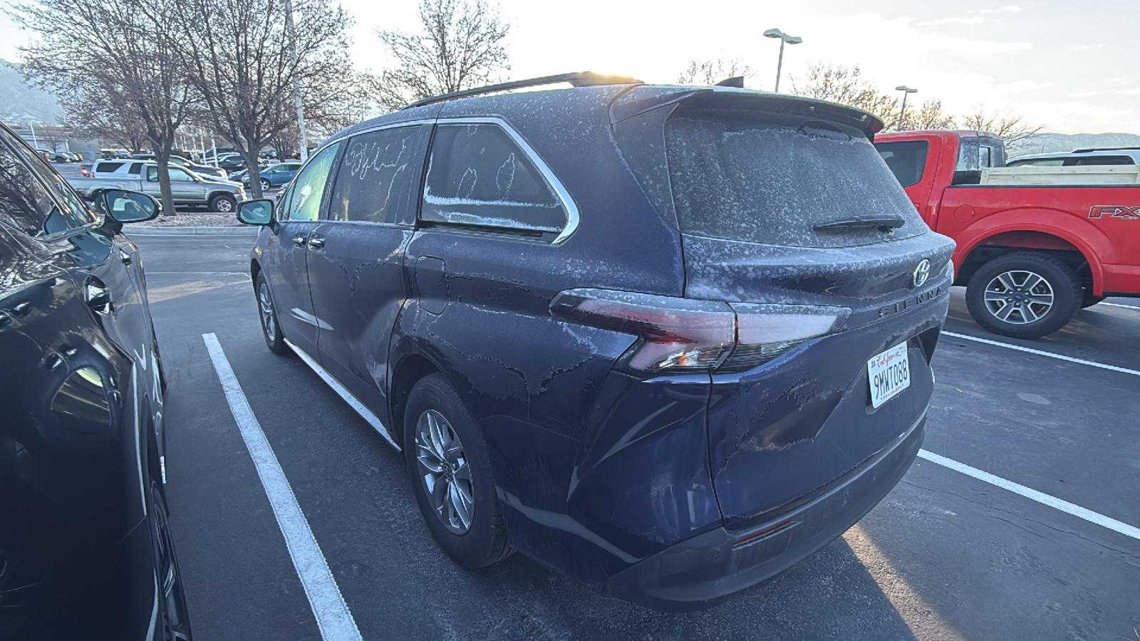 2024 Toyota Sienna XLE 3