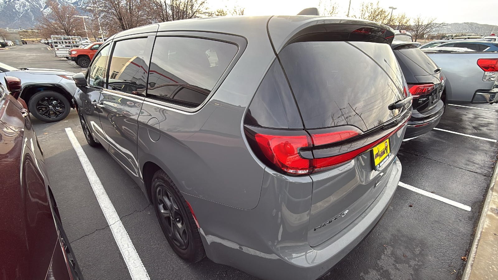 2022 Chrysler Pacifica Hybrid Limited 3