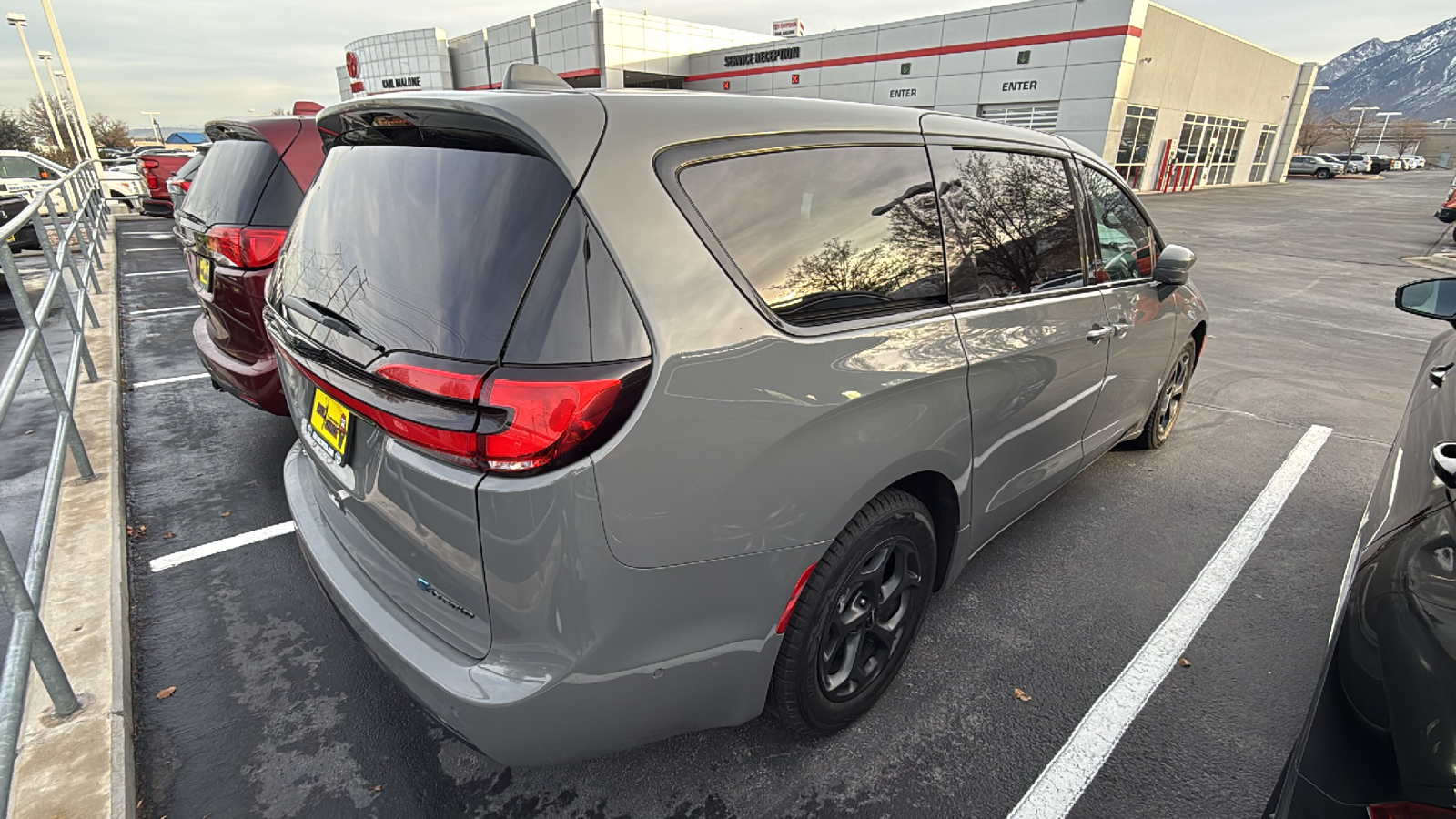 2022 Chrysler Pacifica Hybrid Limited 4