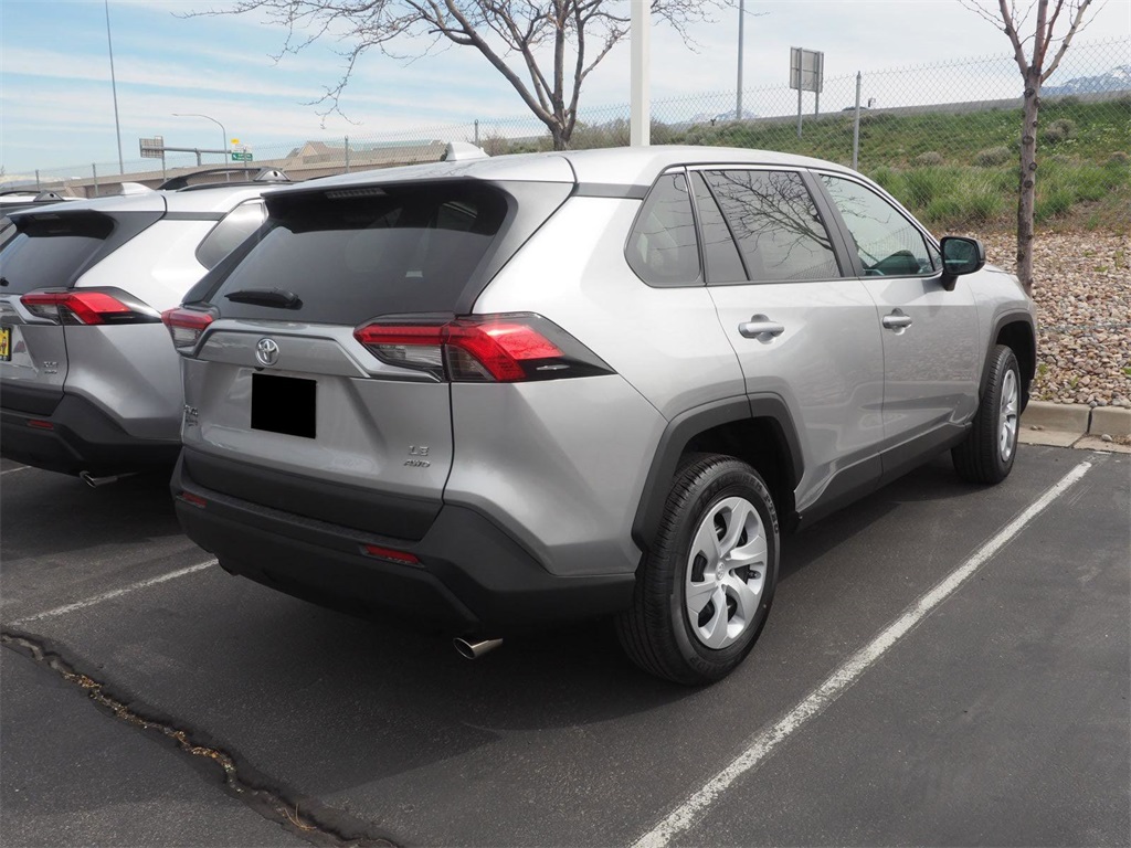 2024 Toyota RAV4 LE 2