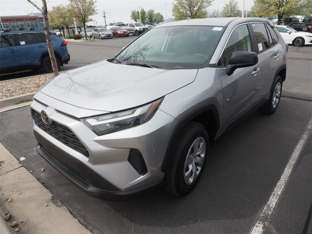 2024 Toyota RAV4 LE 4