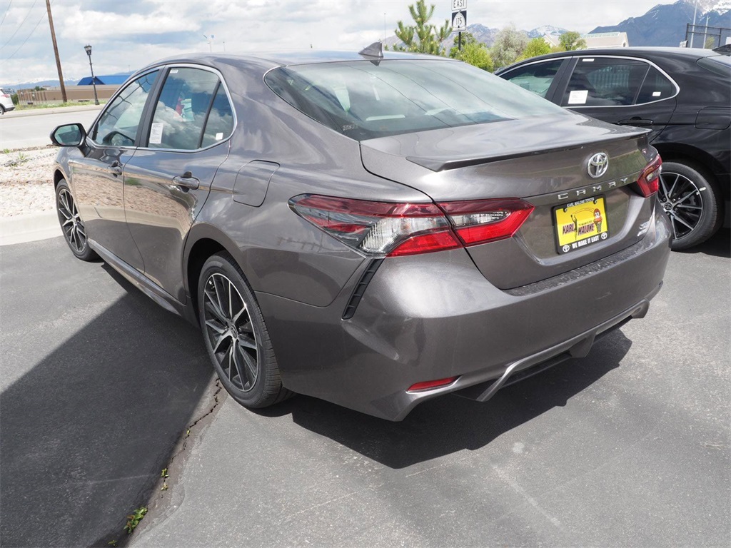 2024 Toyota Camry SE 3