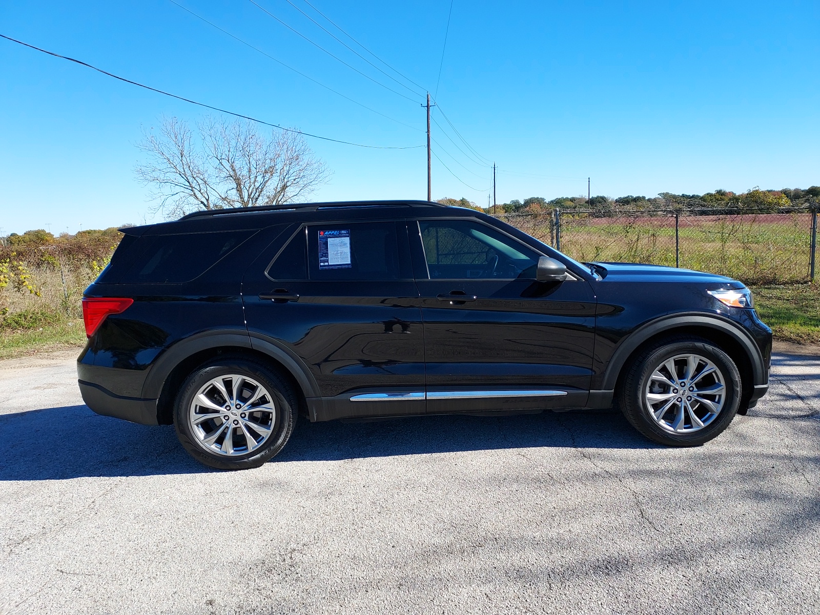 2021 Ford Explorer XLT 2