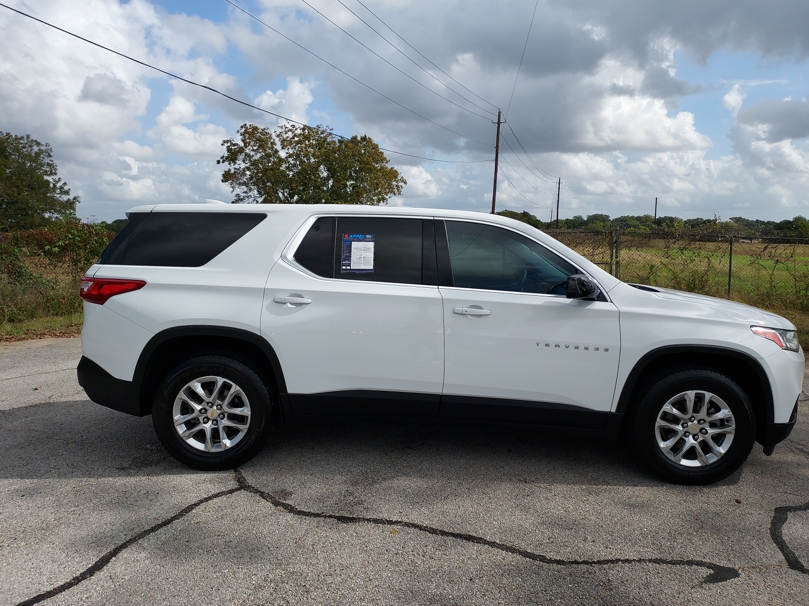 2019 Chevrolet Traverse LS 2