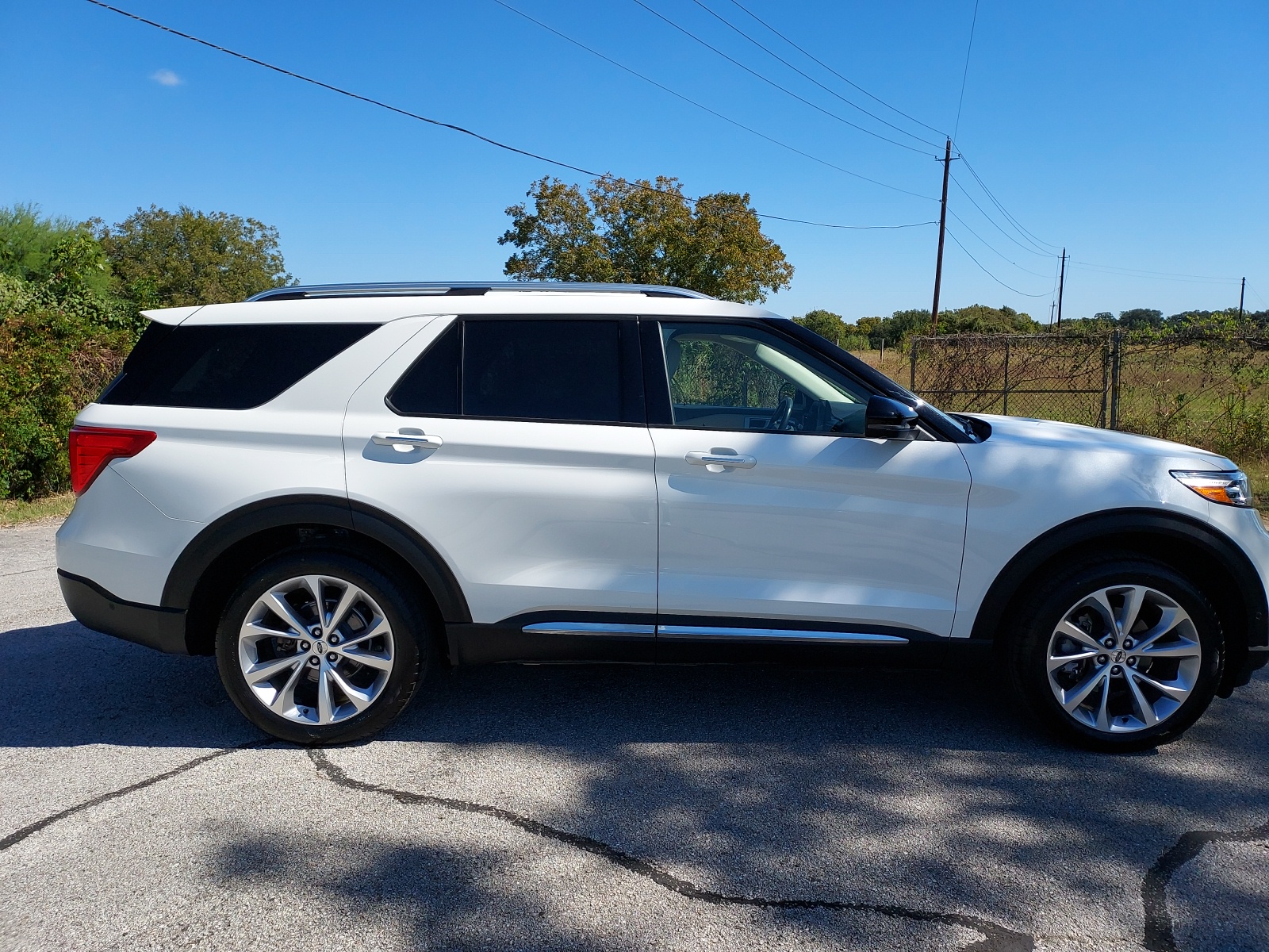 2021 Ford Explorer Platinum 2