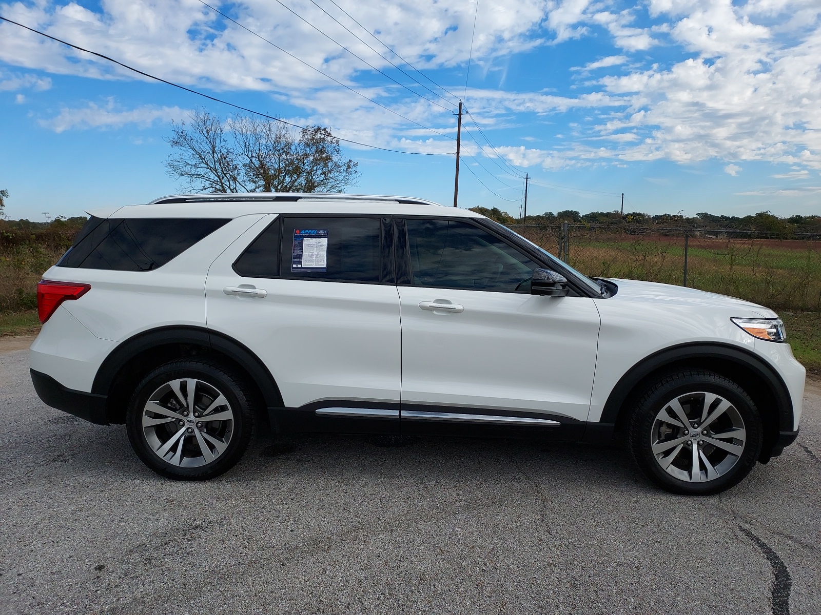 2020 Ford Explorer Platinum 2