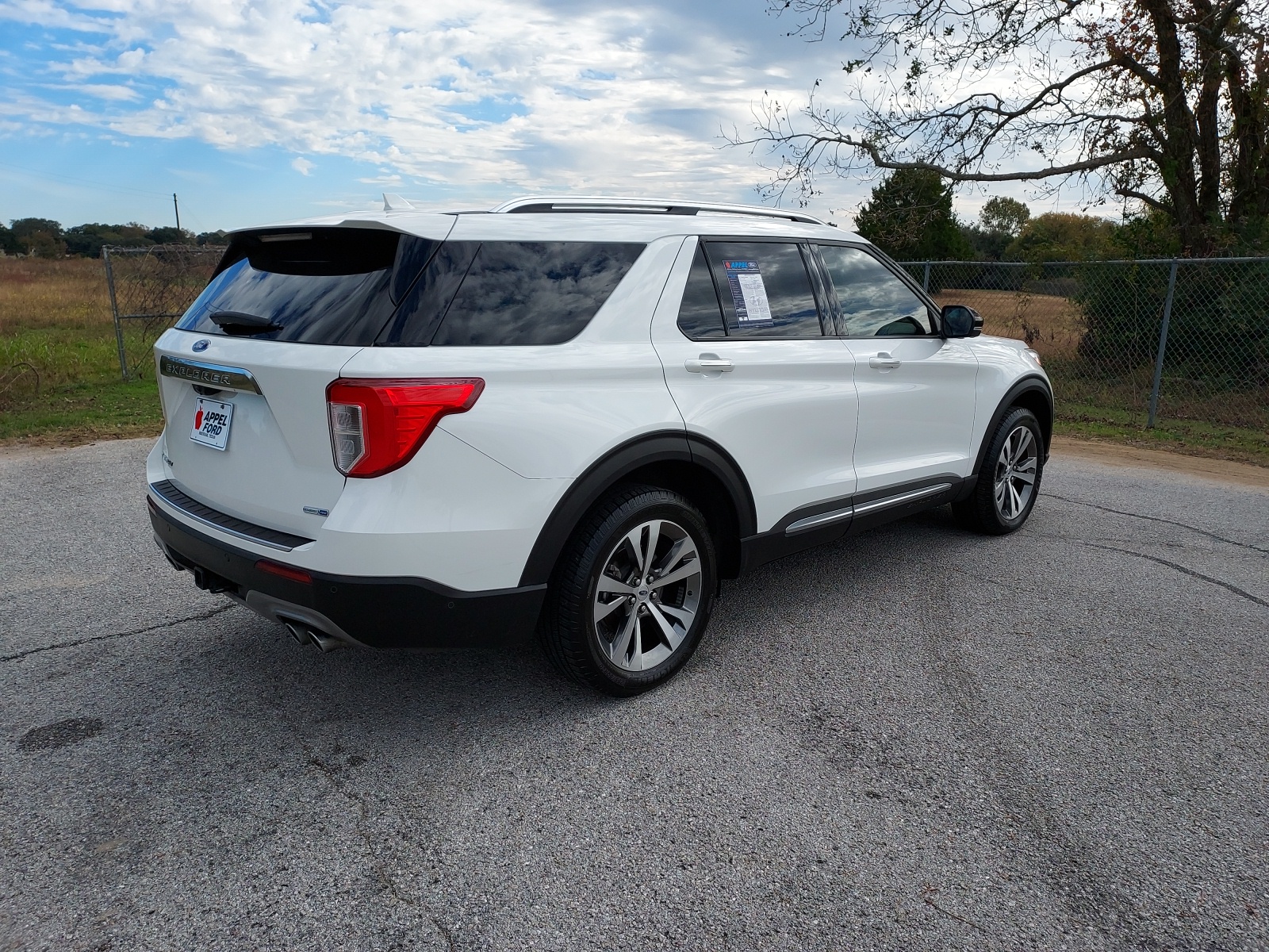 2020 Ford Explorer Platinum 3