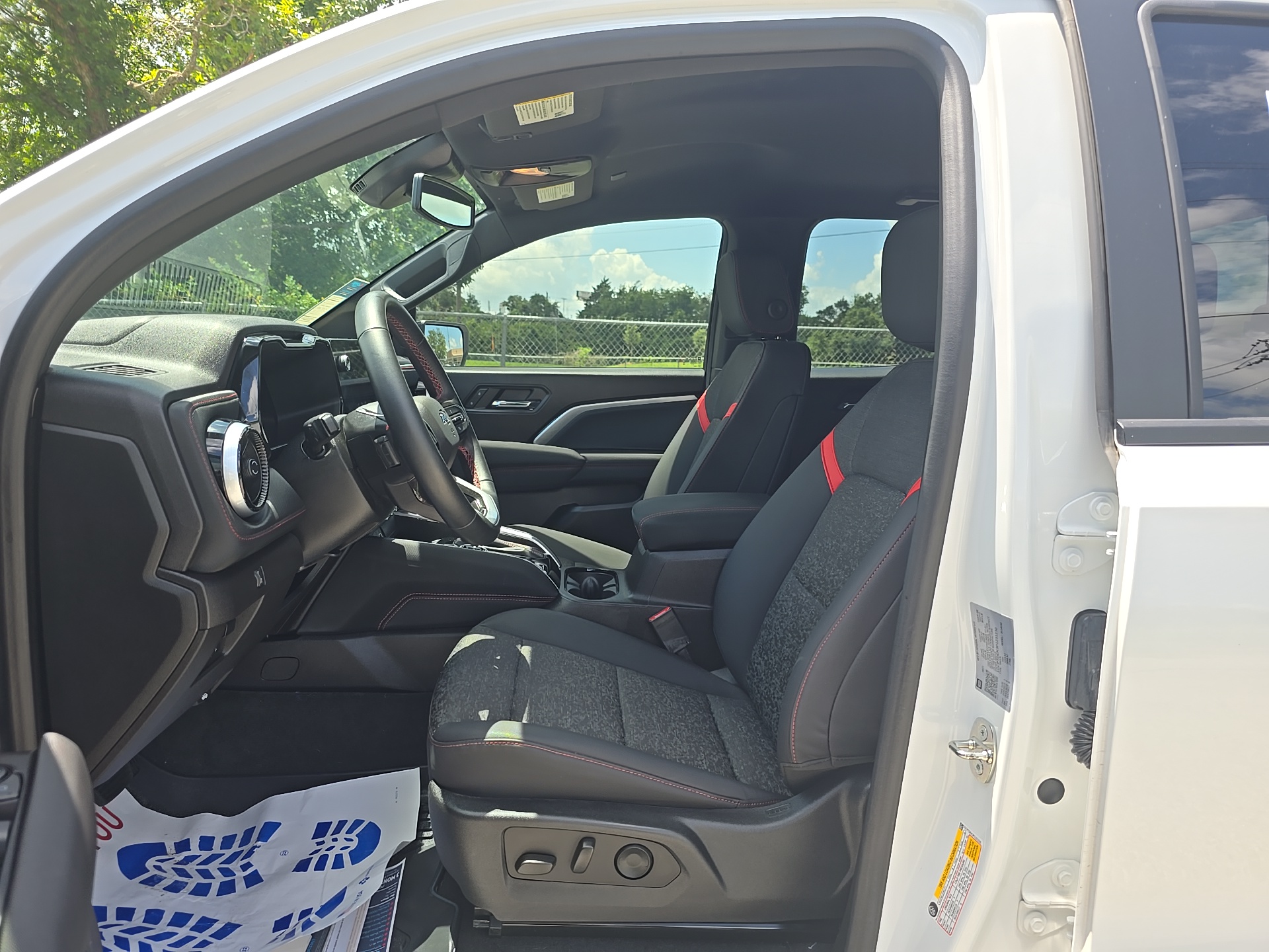 2023 Chevrolet Colorado 4WD Z71 10