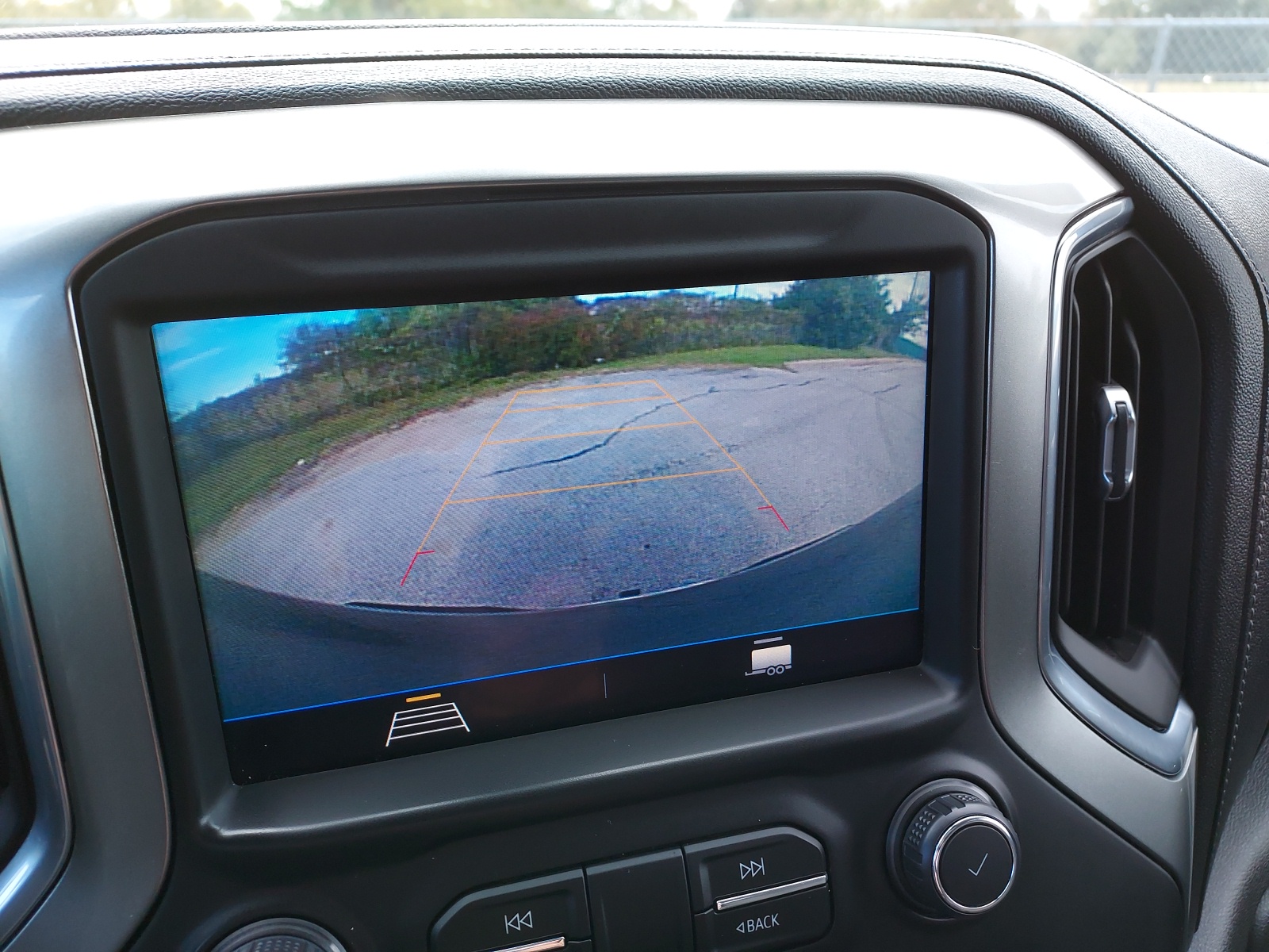 2021 Chevrolet Silverado LT 24