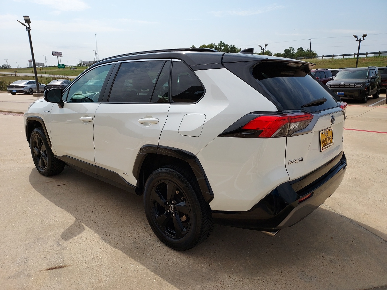 2019 Toyota RAV4 Hybrid XSE 5