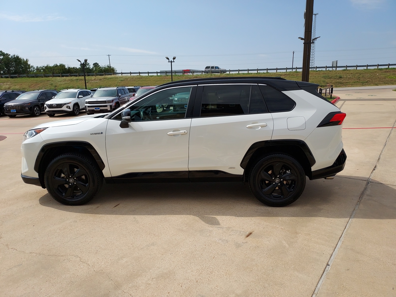 2019 Toyota RAV4 Hybrid XSE 6