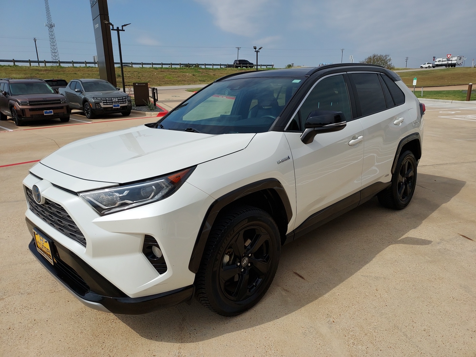 2019 Toyota RAV4 Hybrid XSE 7