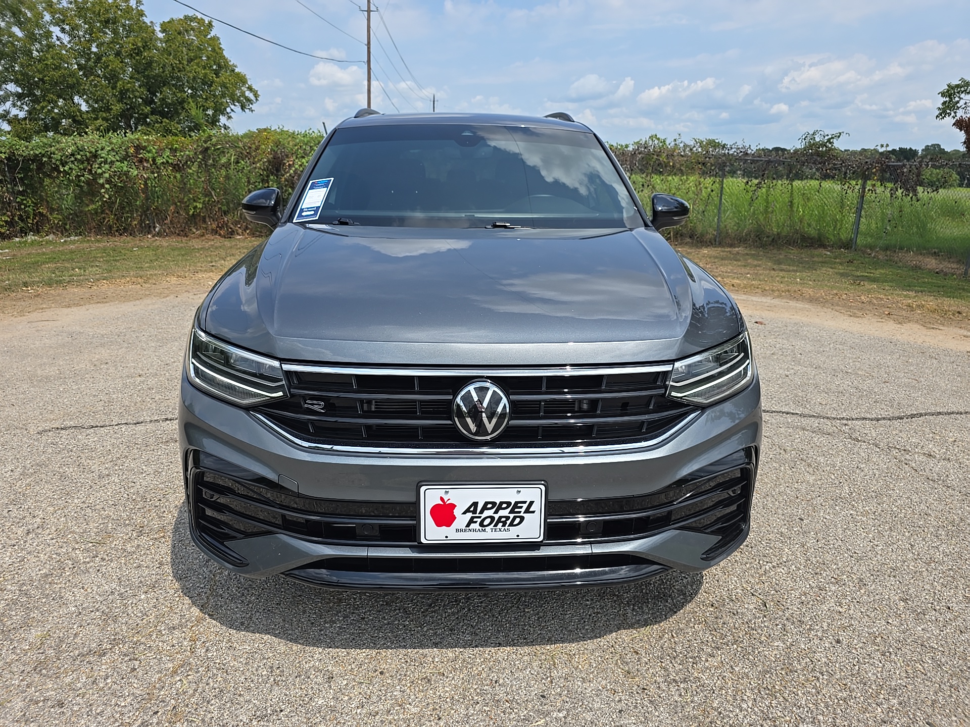 2023 Volkswagen Tiguan SE R-Line Black 2