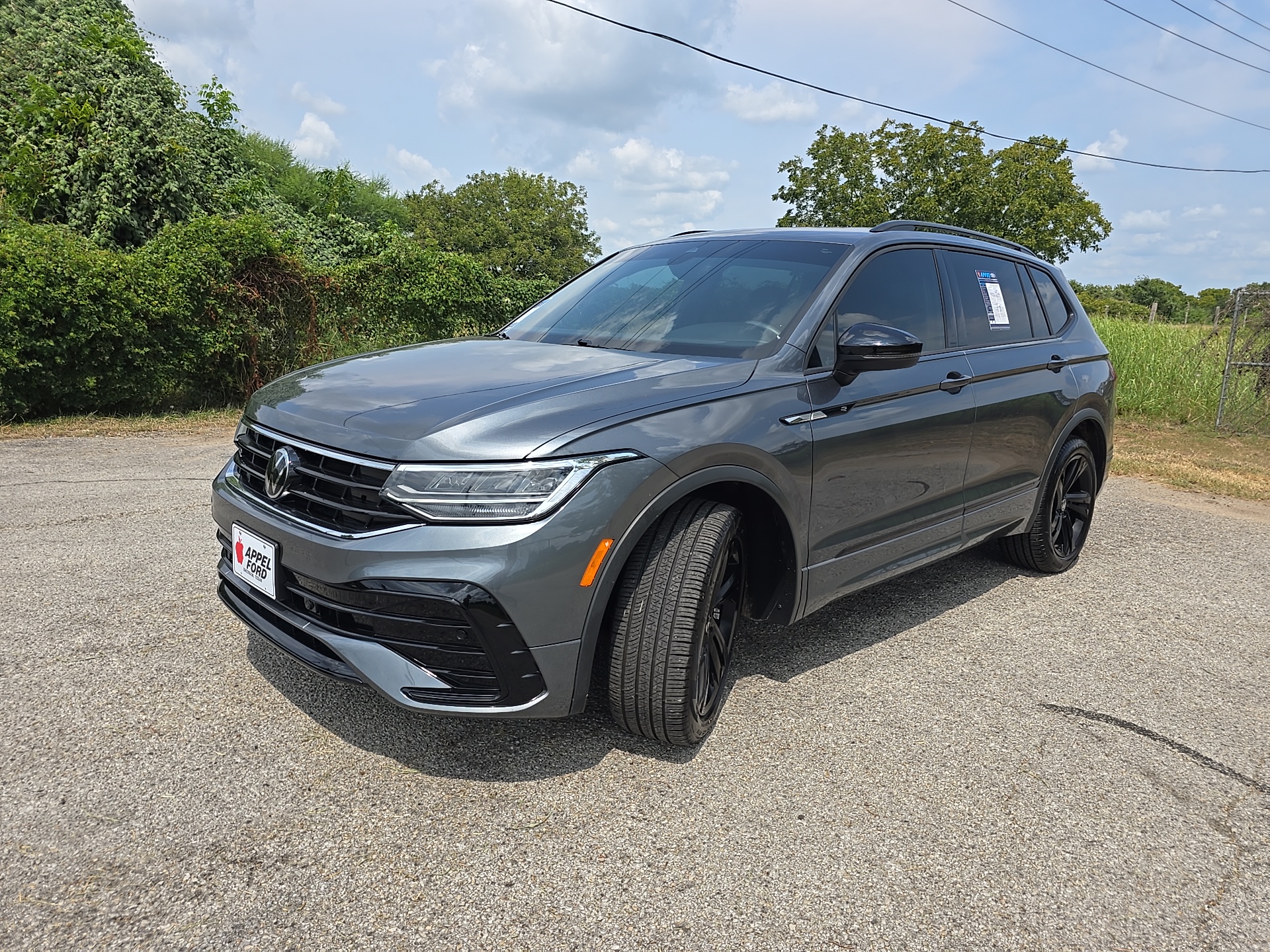 2023 Volkswagen Tiguan SE R-Line Black 3