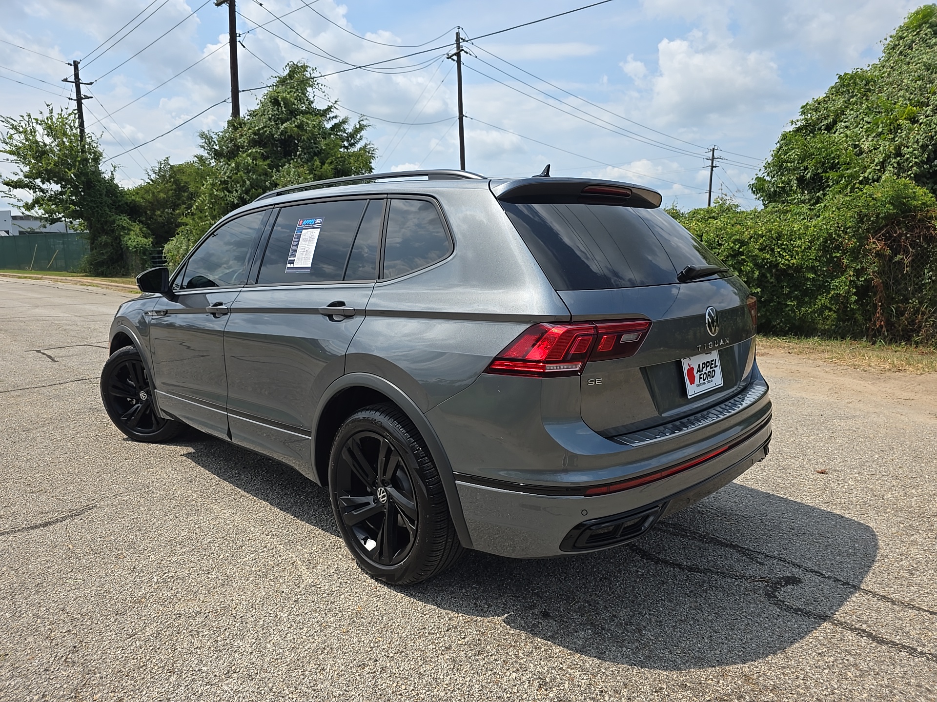 2023 Volkswagen Tiguan SE R-Line Black 5