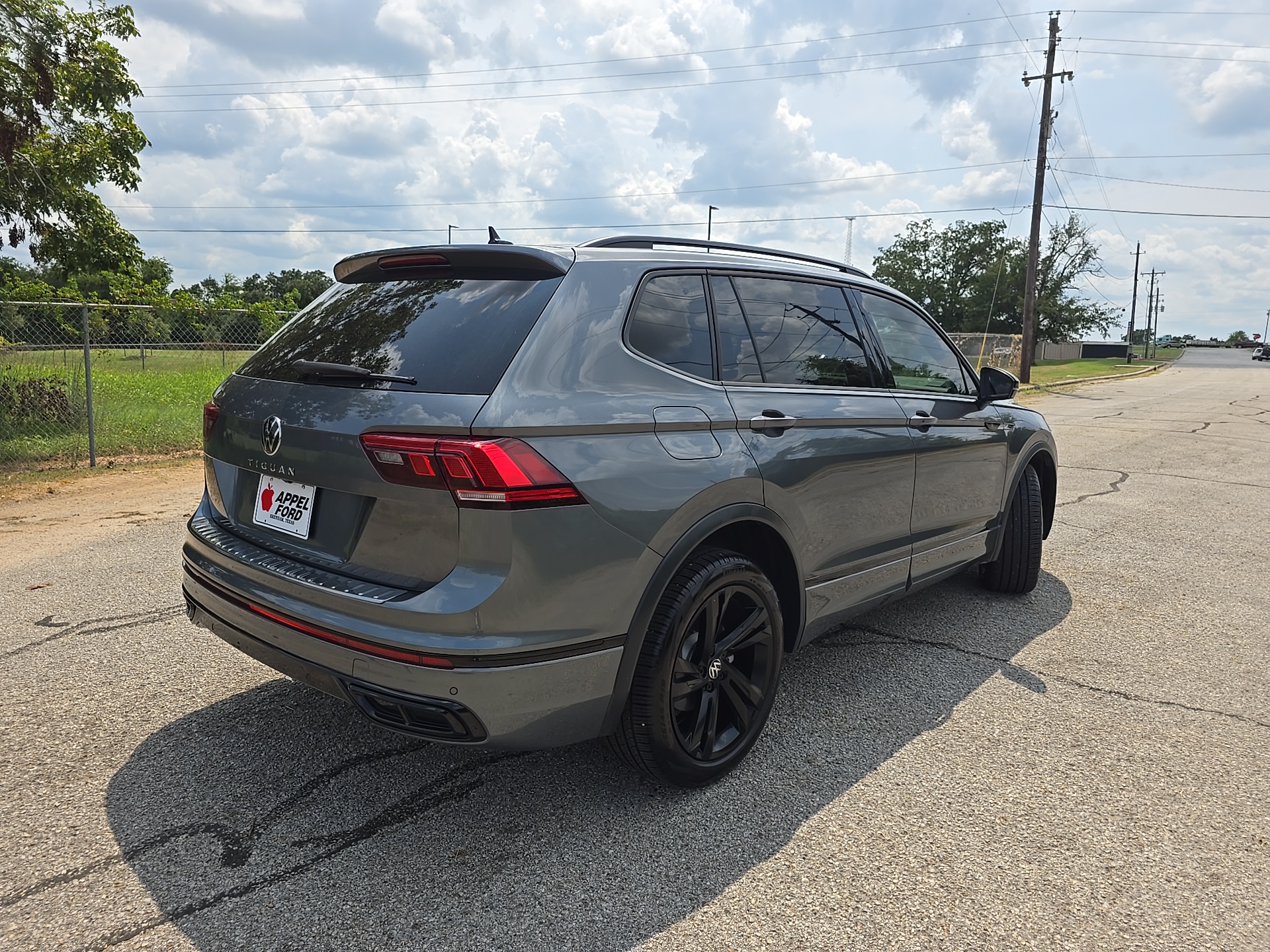 2023 Volkswagen Tiguan SE R-Line Black 7