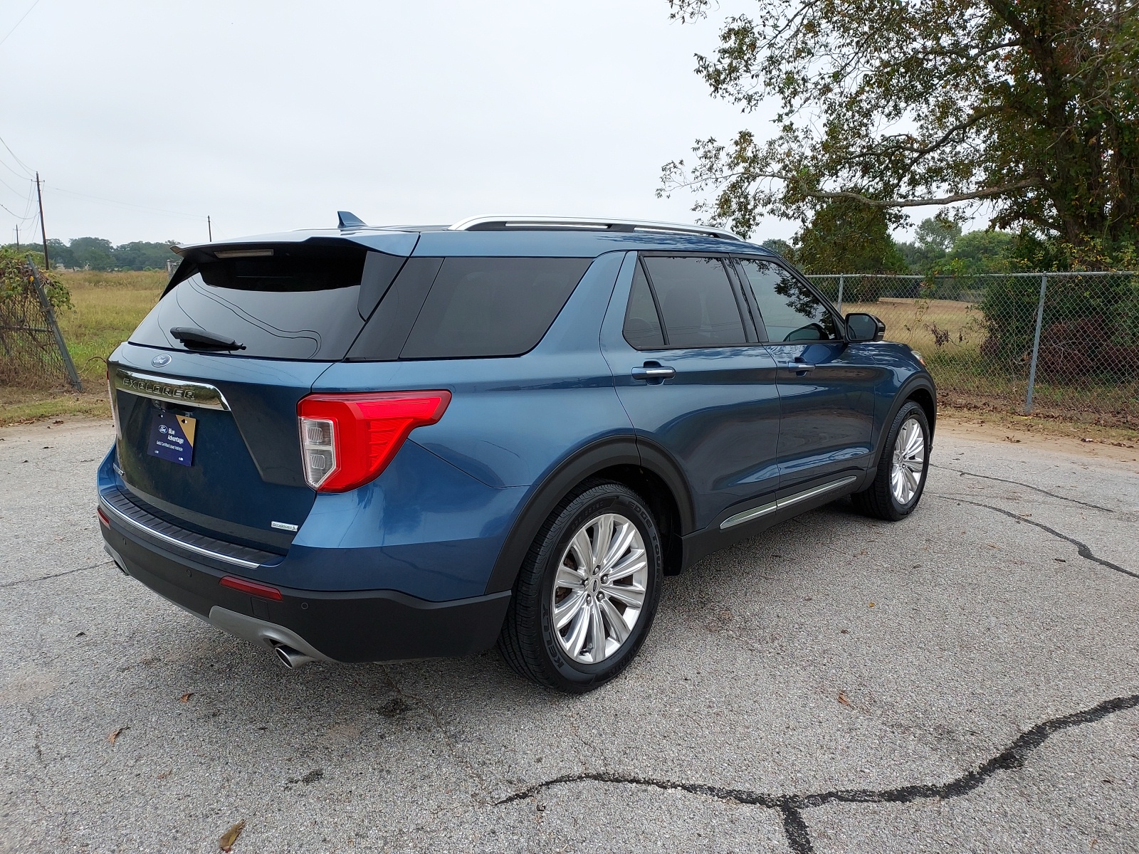 2020 Ford Explorer Limited 3