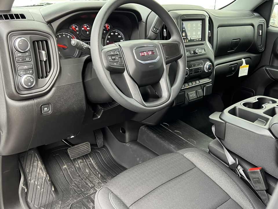 2025 GMC Sierra Pro 18