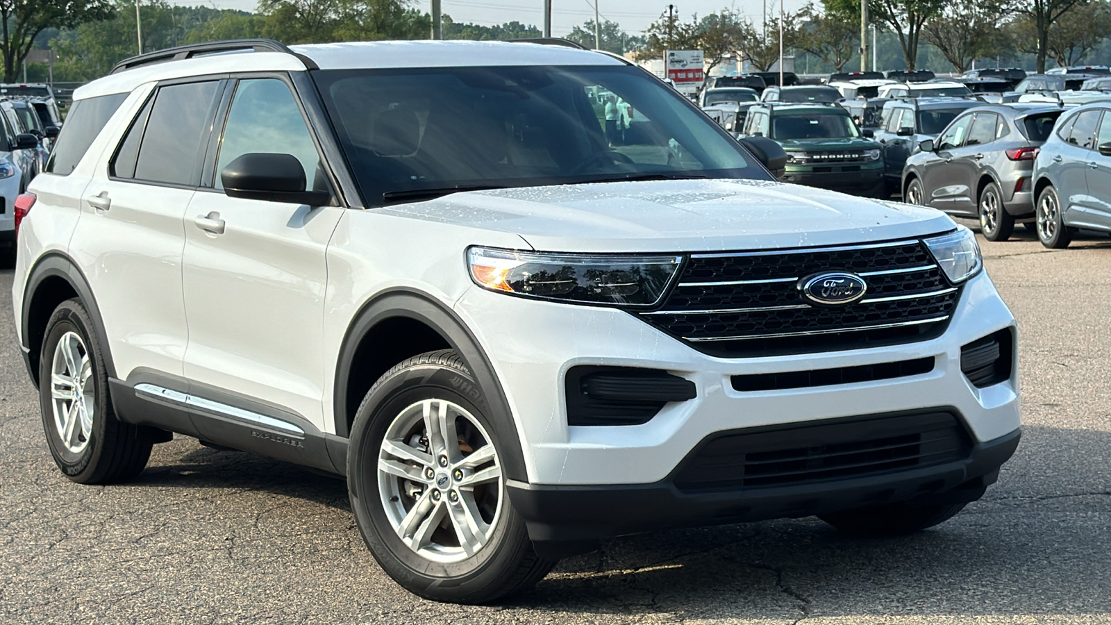 2021 Ford Explorer XLT 2