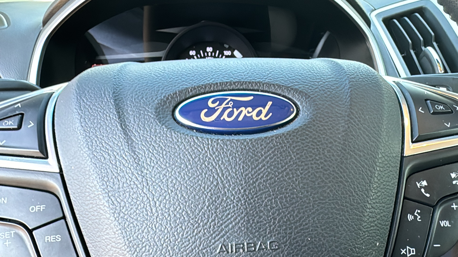 2015 Ford Edge SEL 19