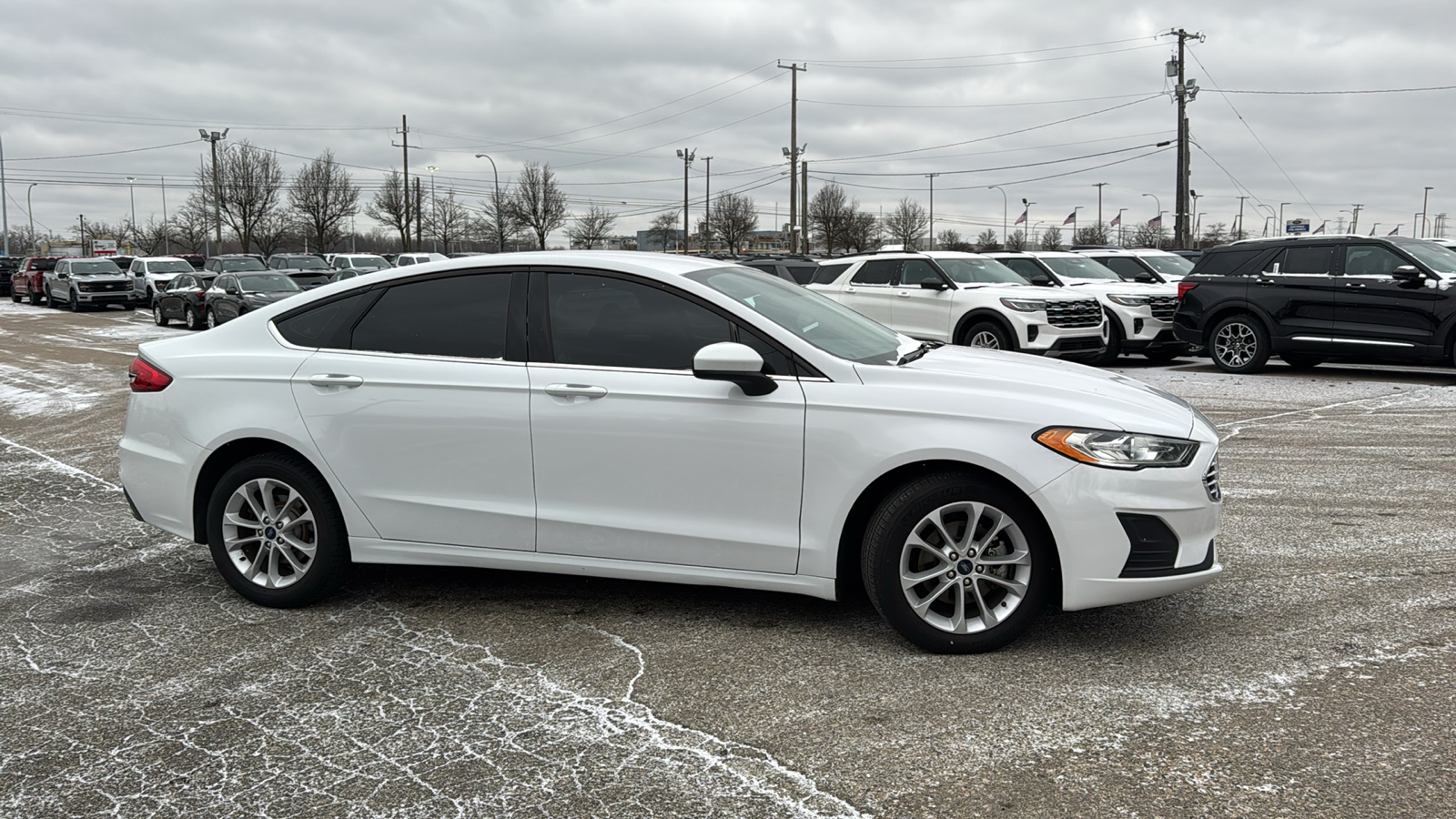 2020 Ford Fusion SE 3