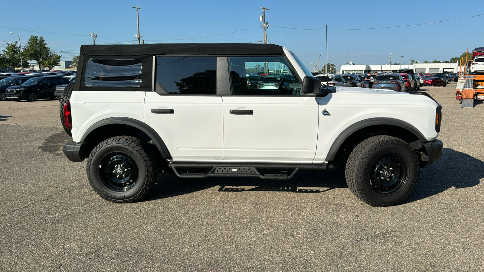 2023 Ford Bronco Black Diamond 3