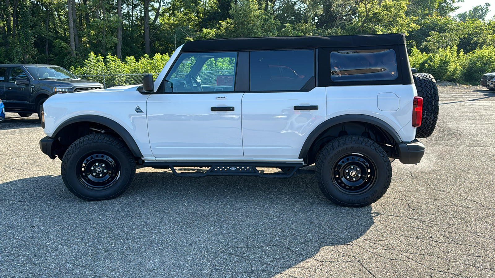 2023 Ford Bronco Black Diamond 6