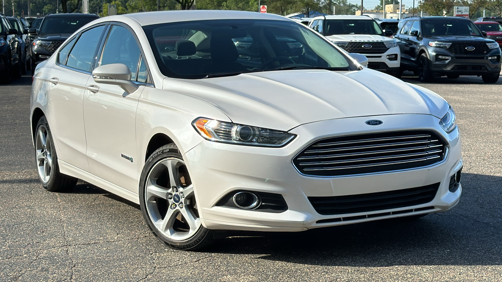 2013 Ford Fusion Hybrid SE 2