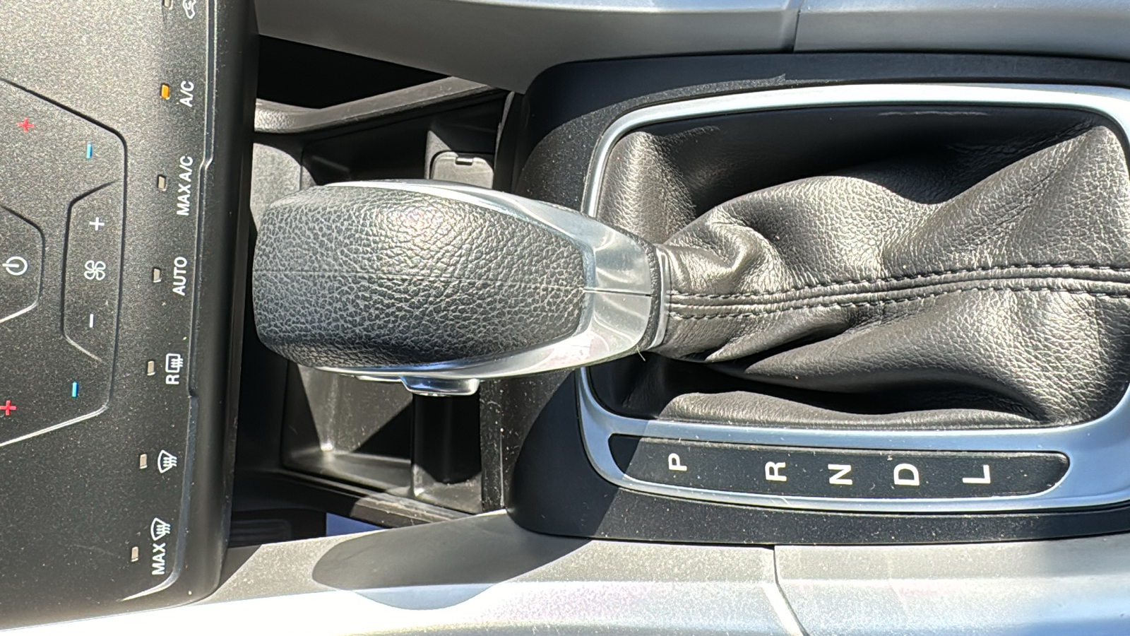 2013 Ford Fusion Hybrid SE 26