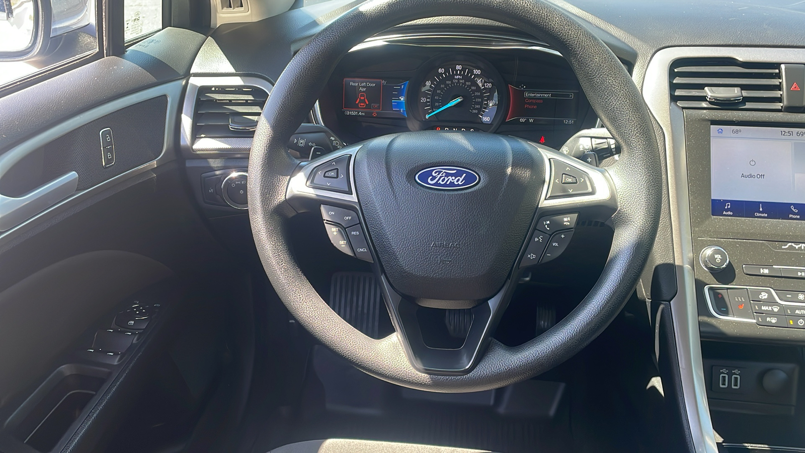 2020 Ford Fusion SE 15