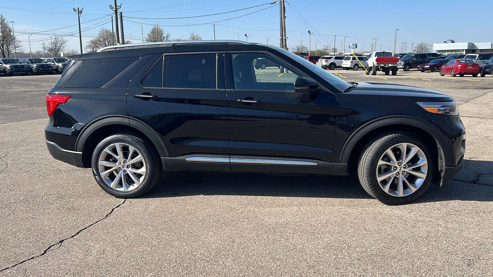 2022 Ford Explorer Platinum 3