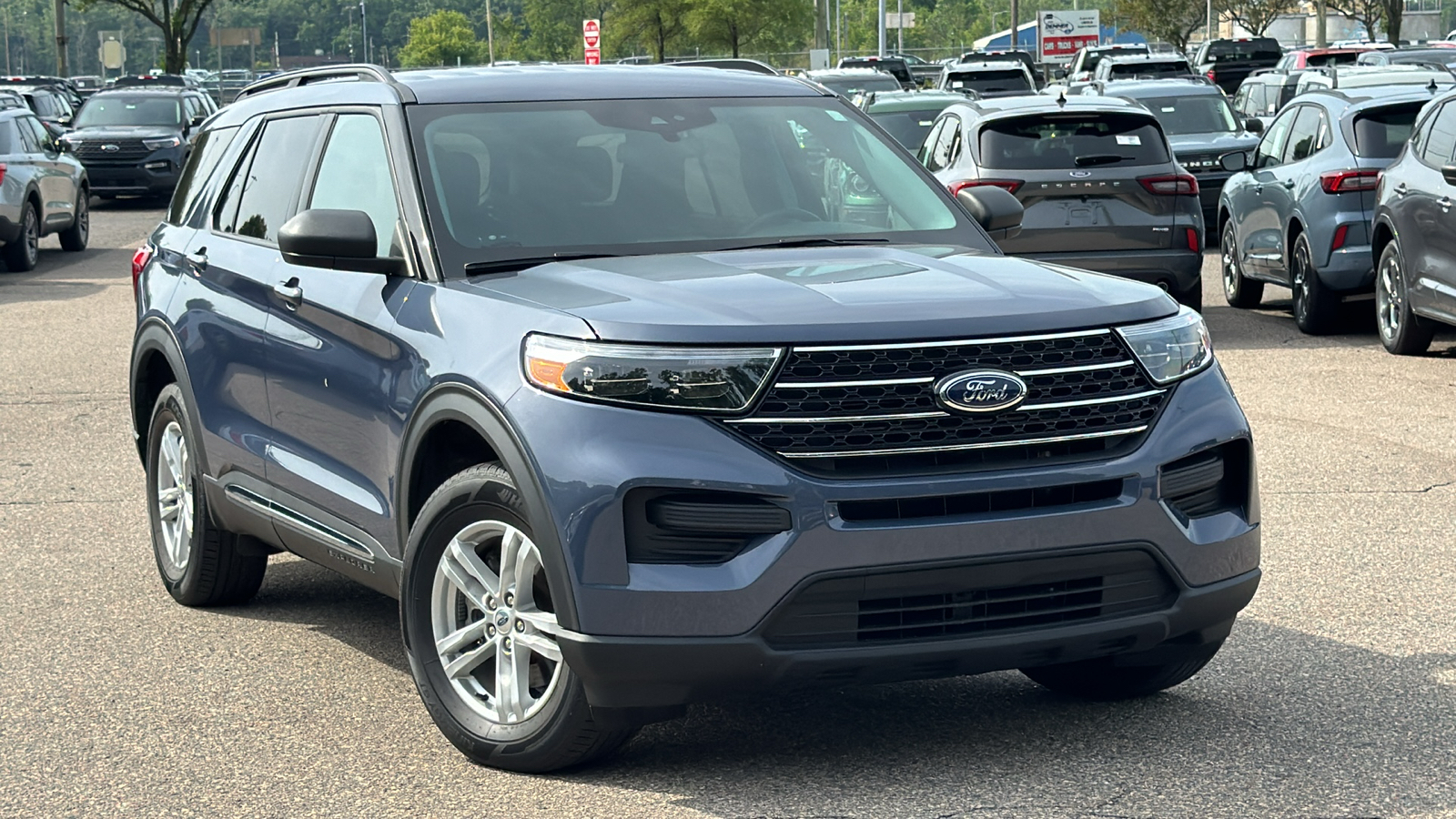 2021 Ford Explorer XLT 2