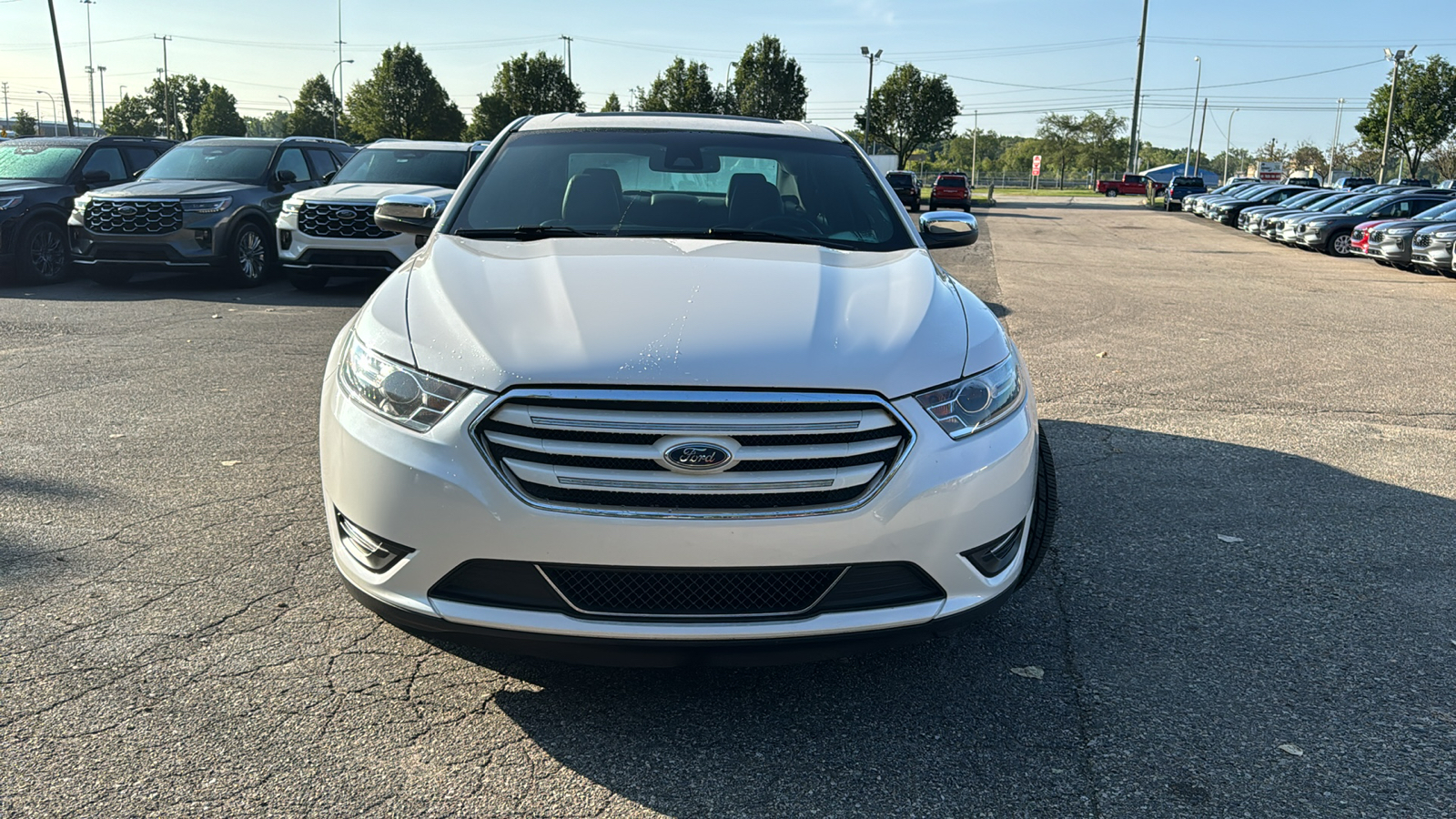 2019 Ford Taurus Limited 29