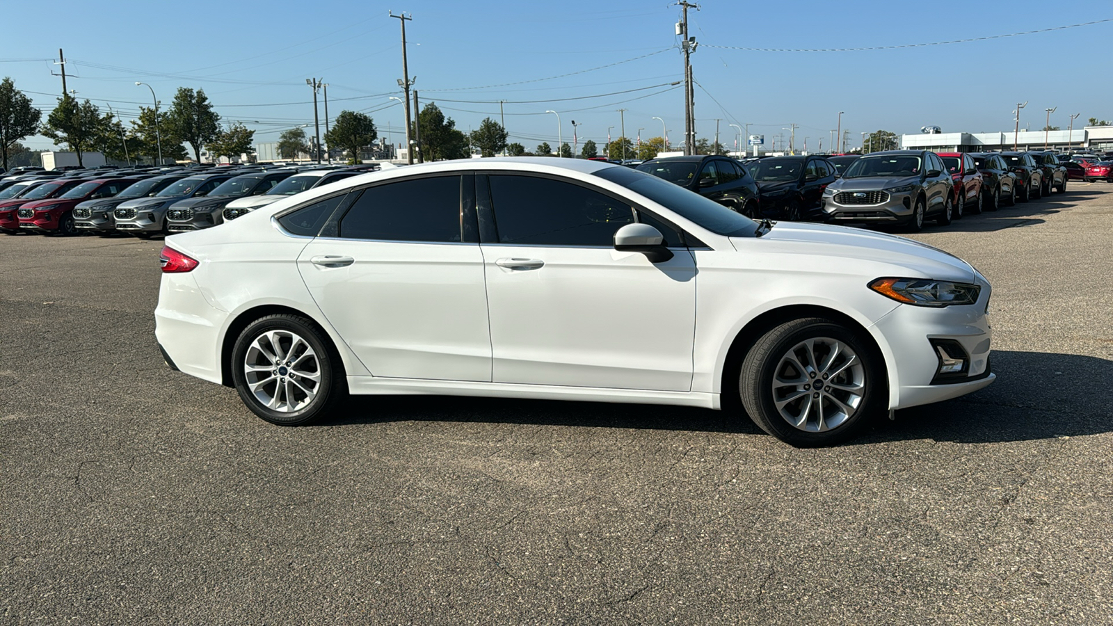 2020 Ford Fusion SE 3