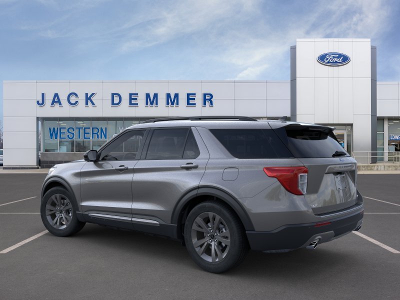 2024 Ford Explorer XLT 4