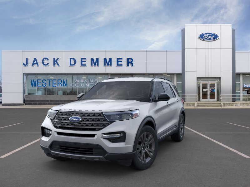 2024 Ford Explorer XLT 2