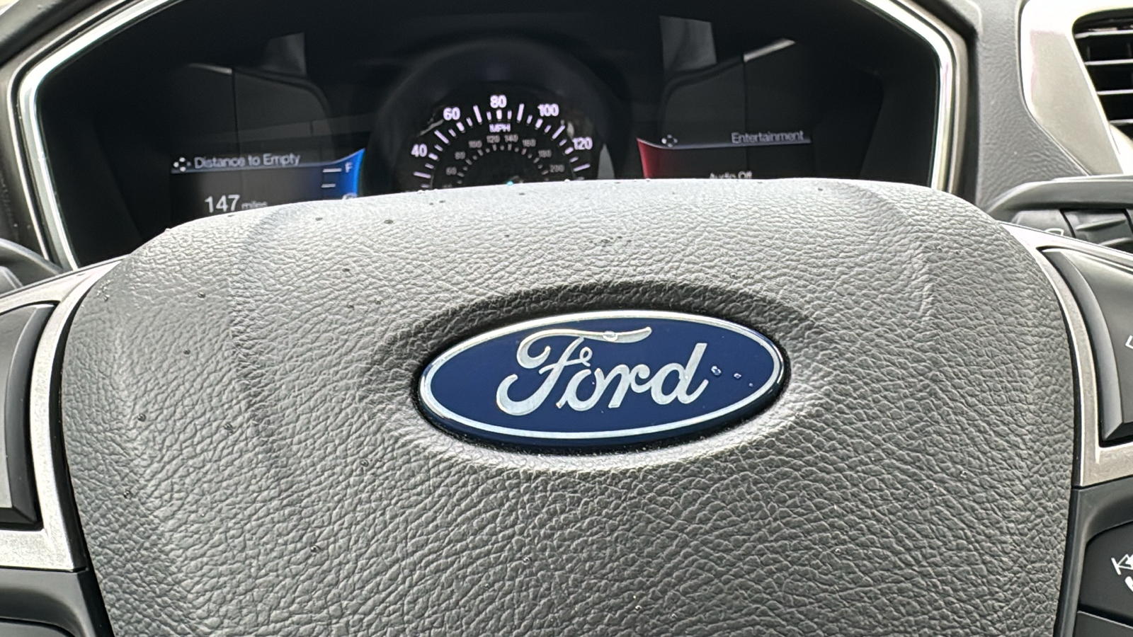 2020 Ford Fusion SE 19