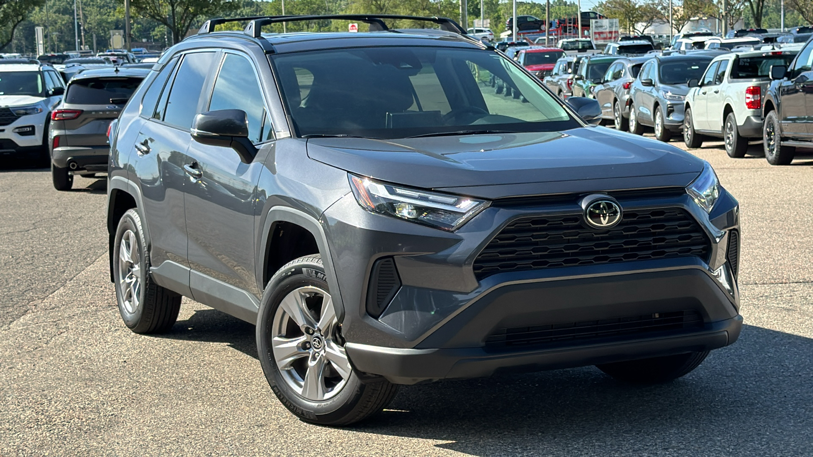 2022 Toyota RAV4 XLE 2