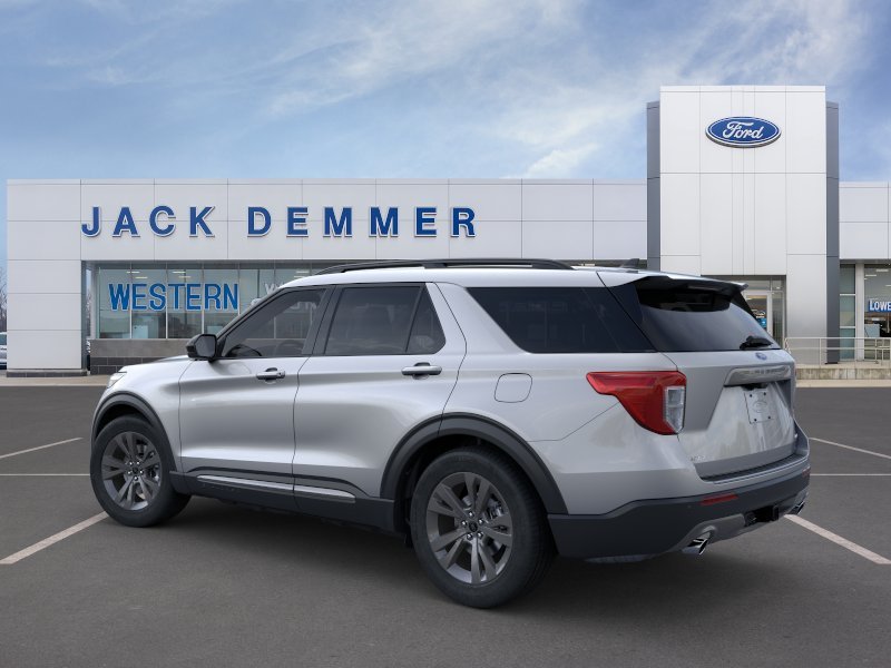 2024 Ford Explorer XLT 4