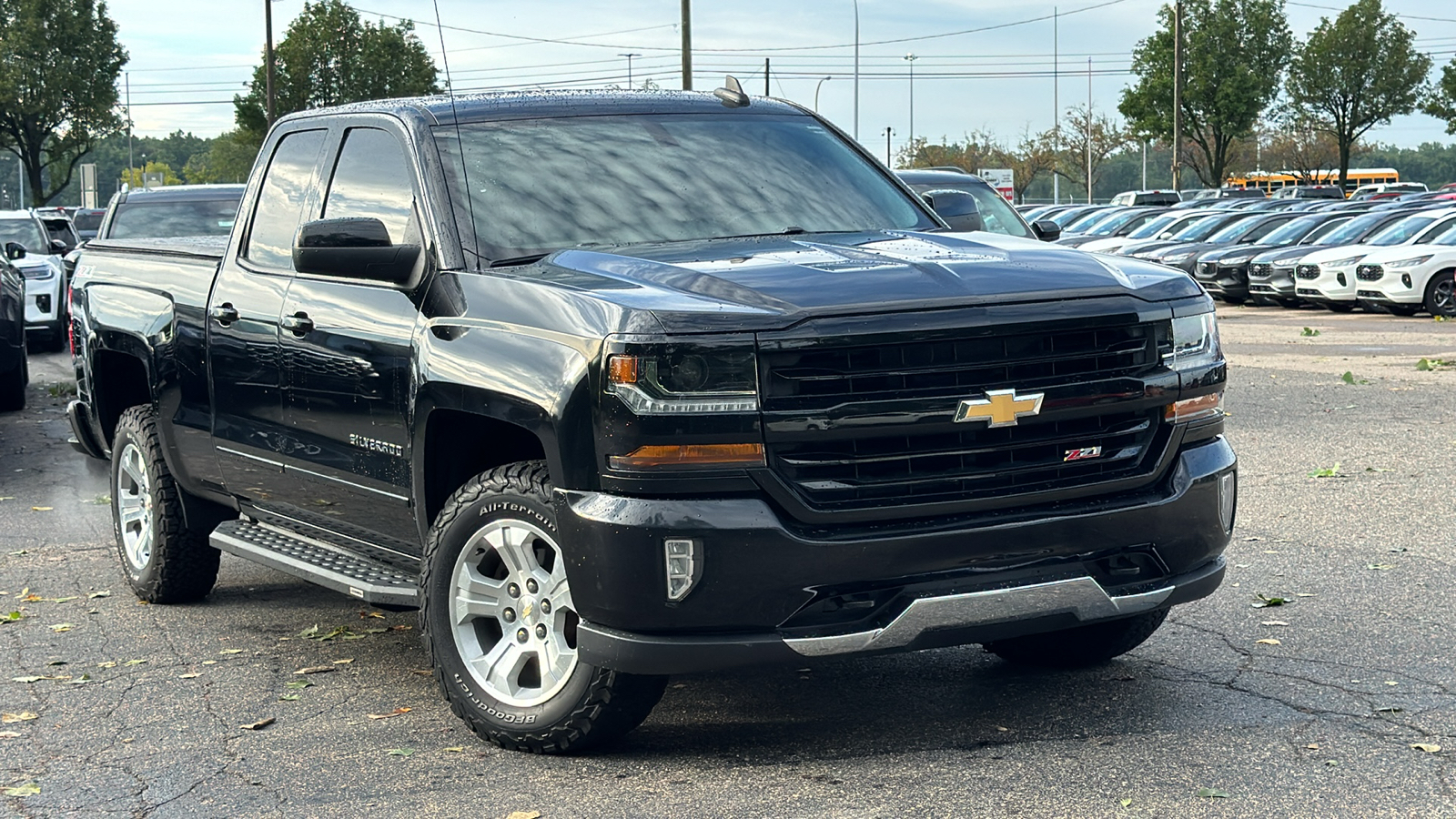 2017 Chevrolet Silverado 1500 LT 2