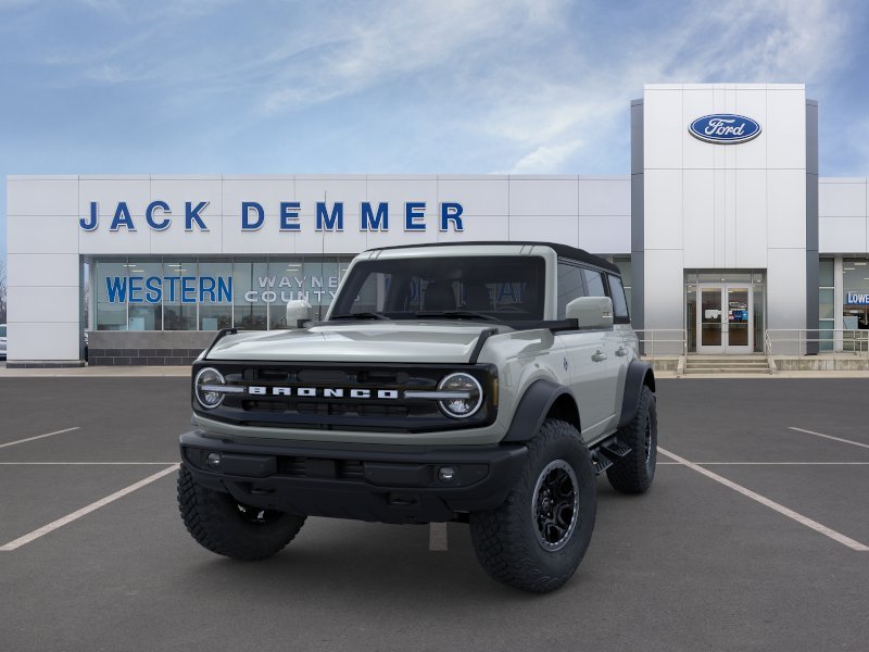 2024 Ford Bronco Outer Banks 2