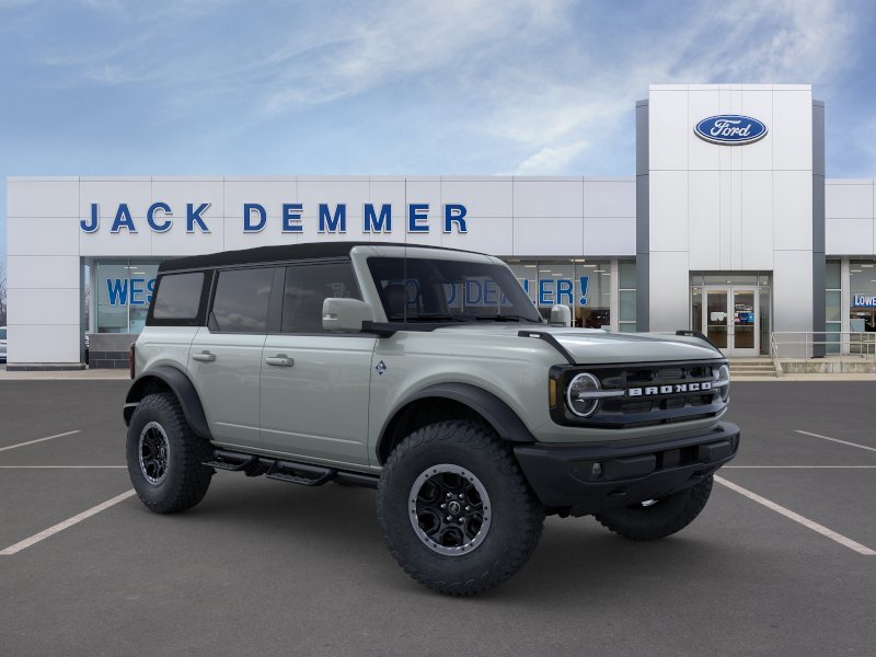 2024 Ford Bronco Outer Banks 7