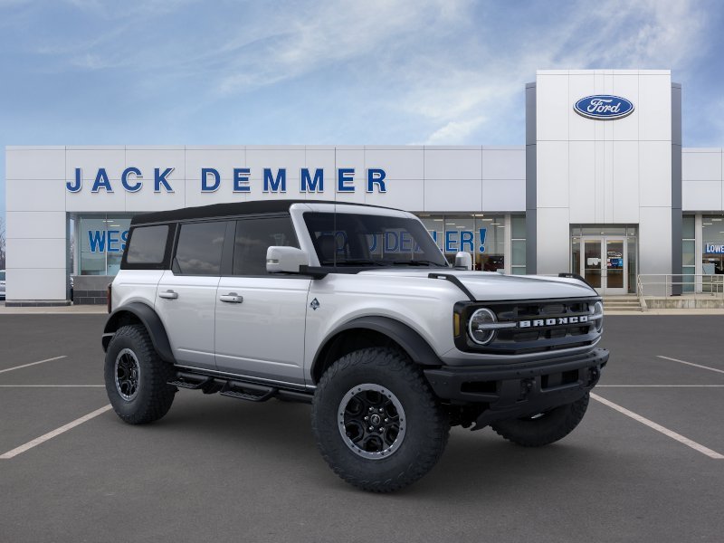 2024 Ford Bronco Outer Banks 7