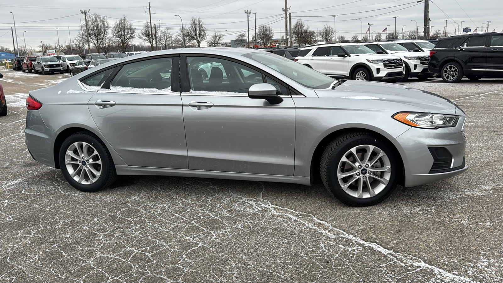 2020 Ford Fusion SE 3