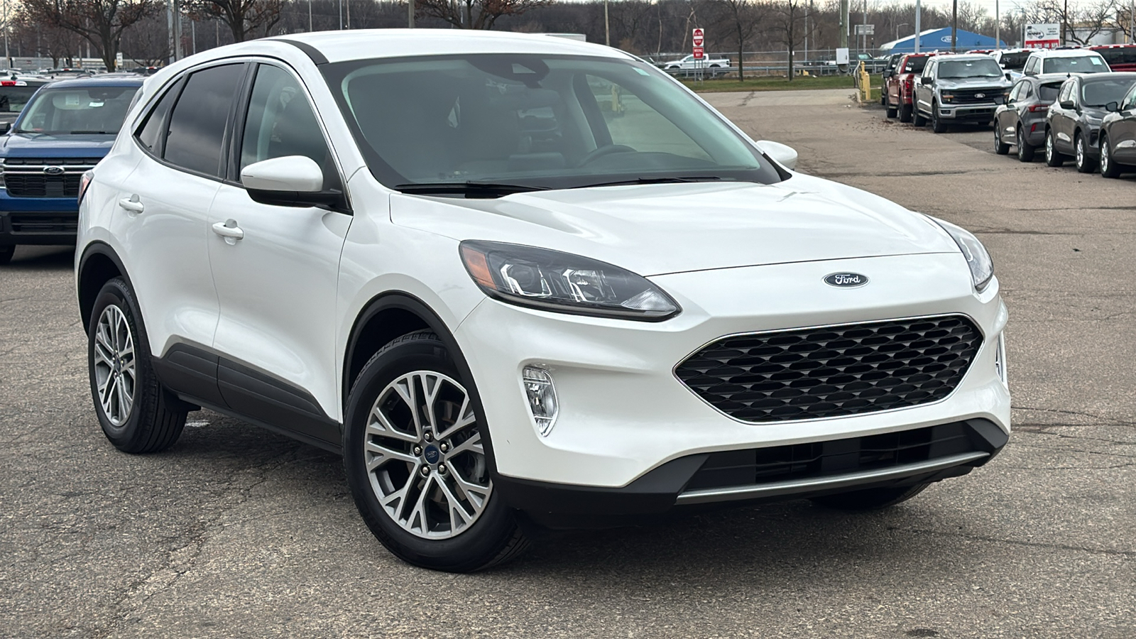 2022 Ford Escape SEL 2