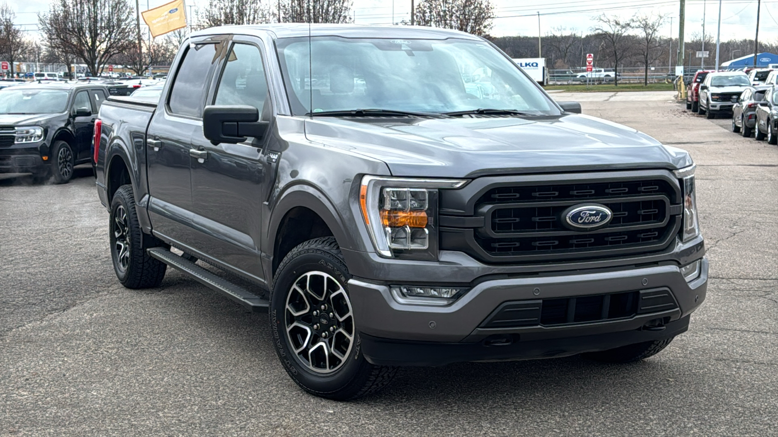 2021 Ford F-150 XLT 2