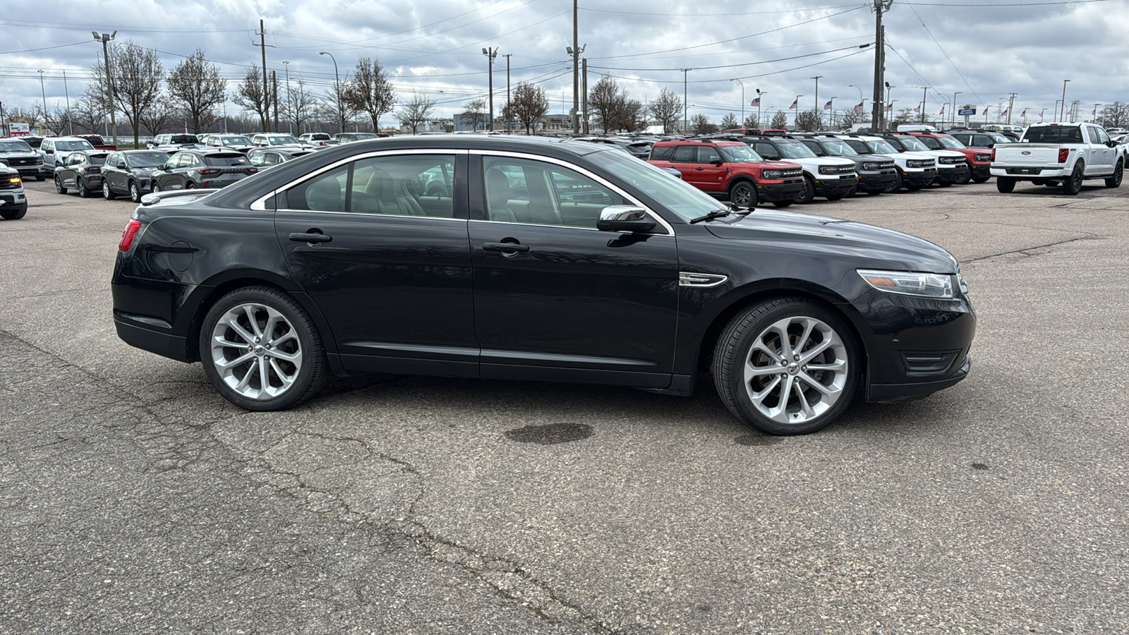 2013 Ford Taurus Limited 3